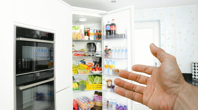 Potraviny v chladničke. Kam všetky uložiť tak, aby vydržali čo najdlhšie?